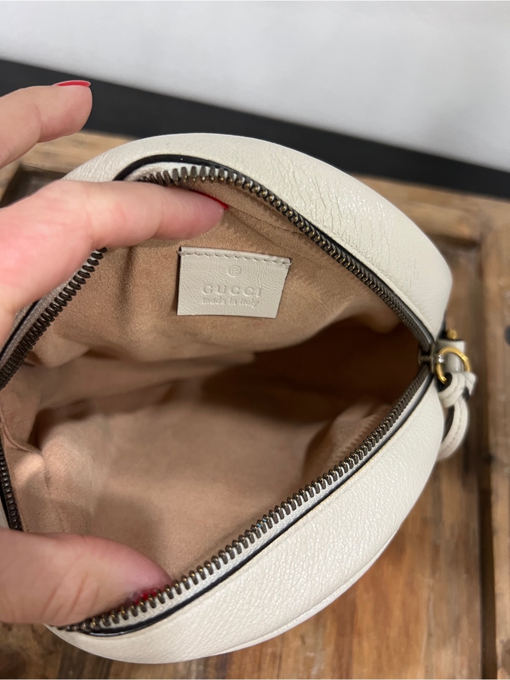 Gucci Cream Round GG Marmont Crossbody with Gold Hardware - Picture 4 of 6